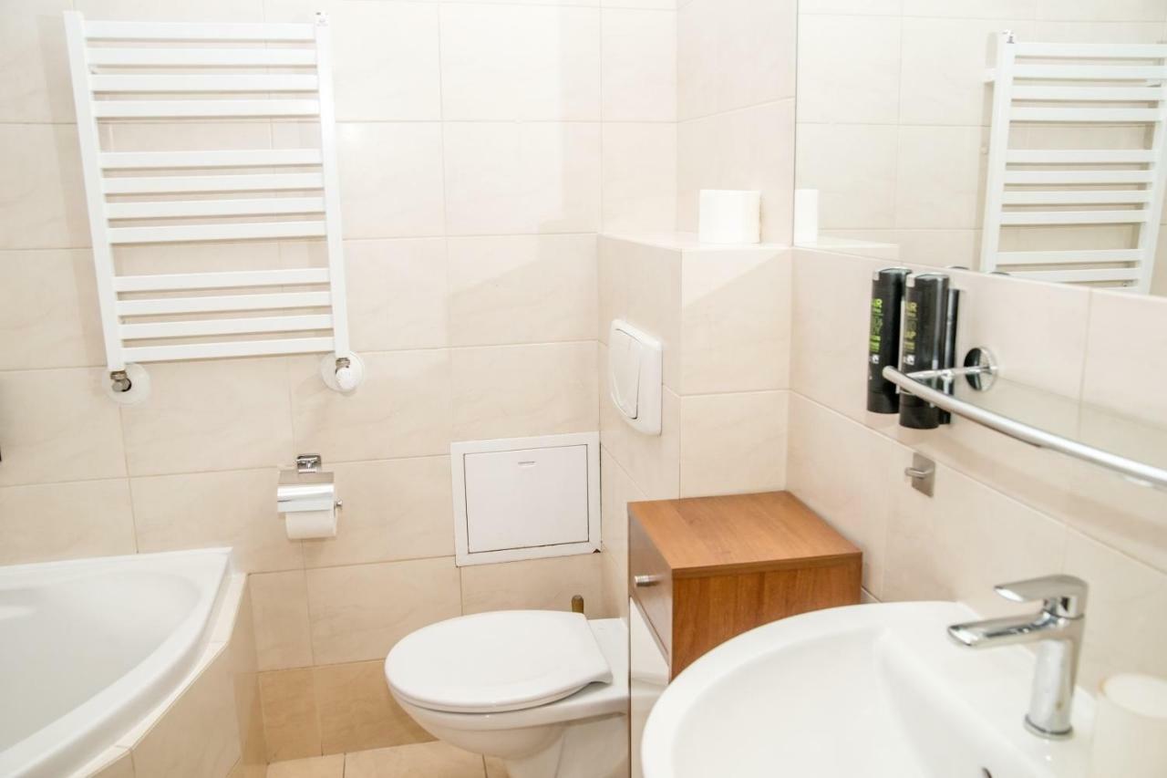 Red Kurka Apartments Краків Екстер'єр фото